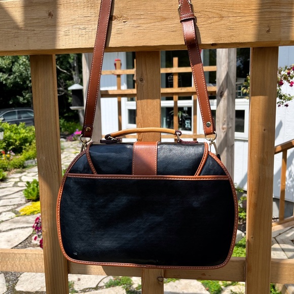 E Collection Leather bag in excellent condition. - Picture 5 of 8